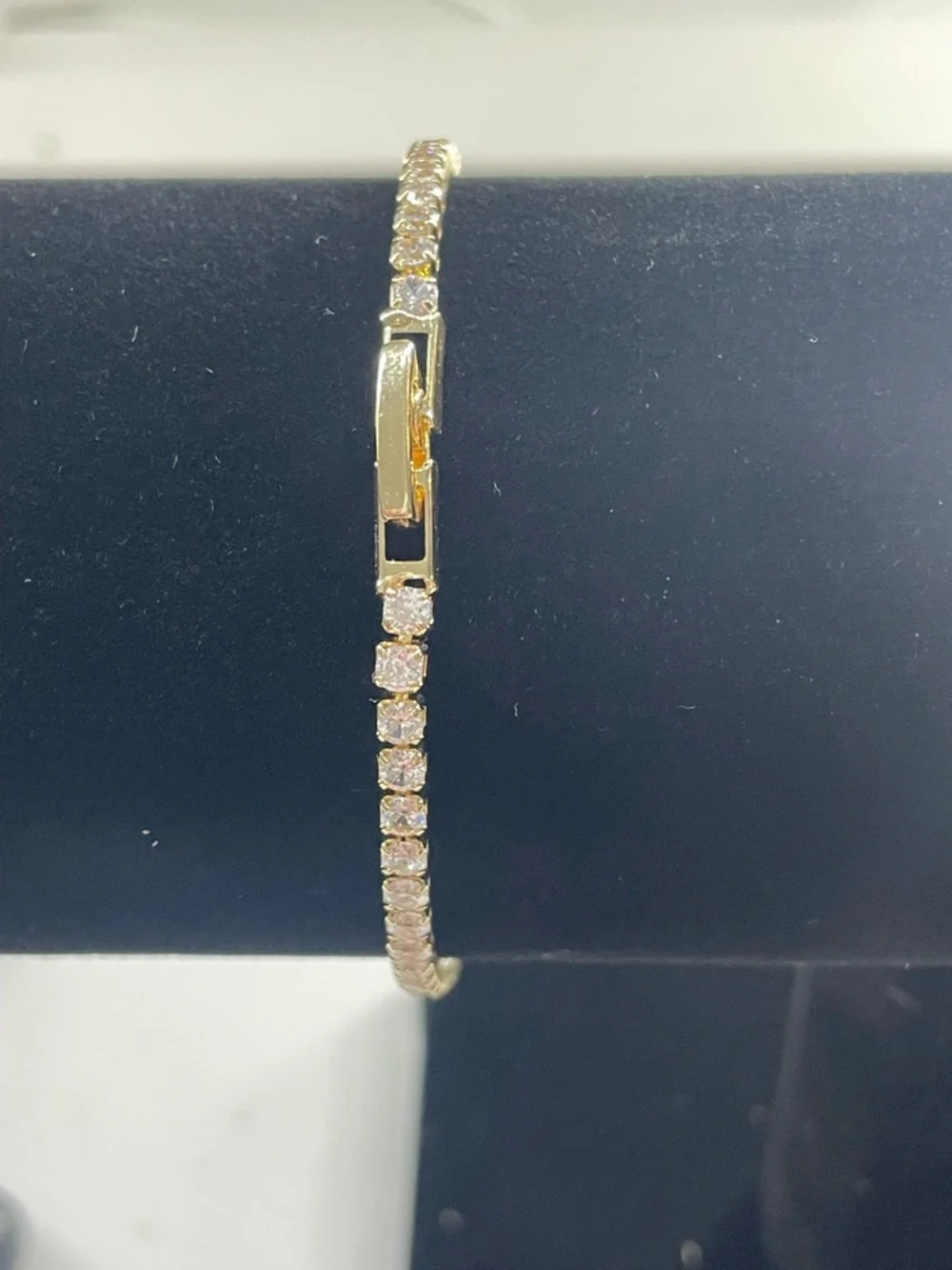 18k Gold Clover Bracelet with Black Onyx Center and Pavé Accents - Picture 5 of 6